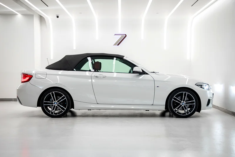 2018 BMW 220i Sportline Convertible | GCC | Full Service History | Excellent Condition |63228782592898112