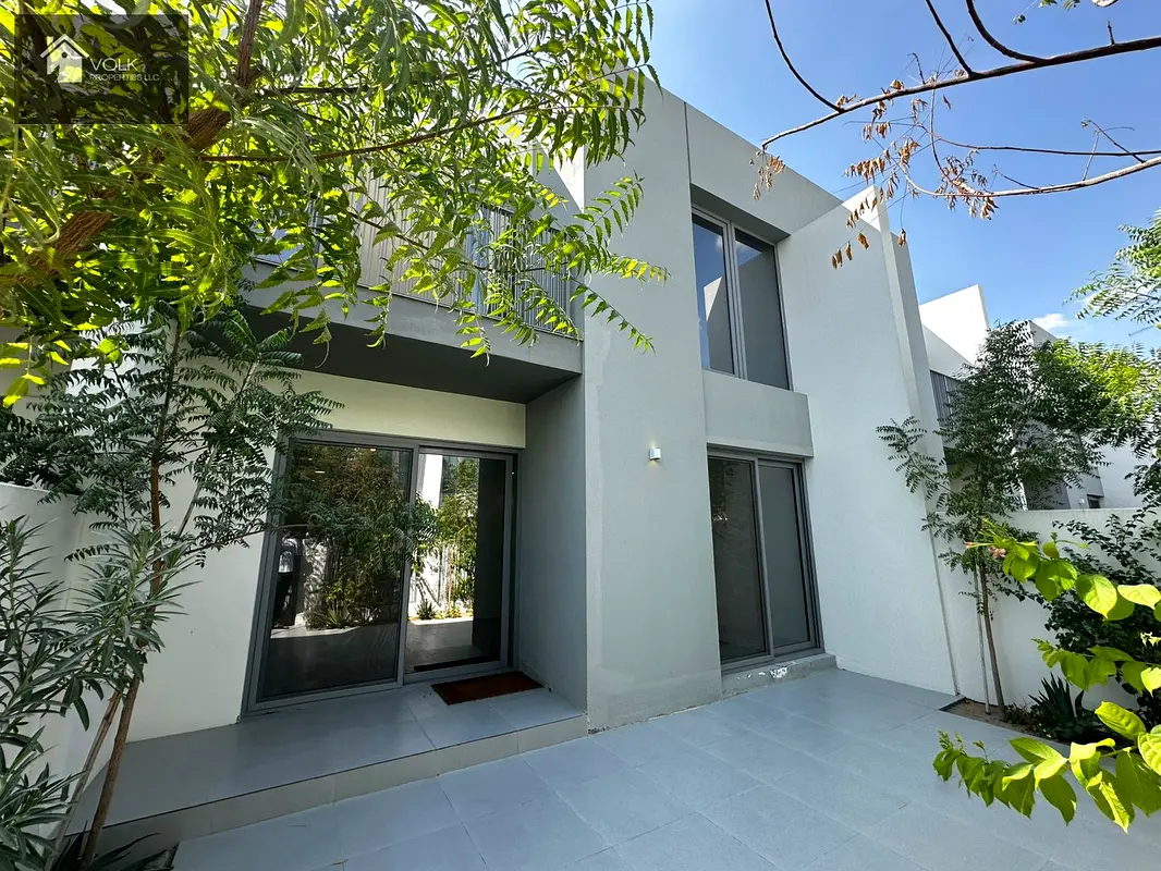 Townhouse CHILLER FREE KITCHEN APPLIANCES LANSCAPED VASTU