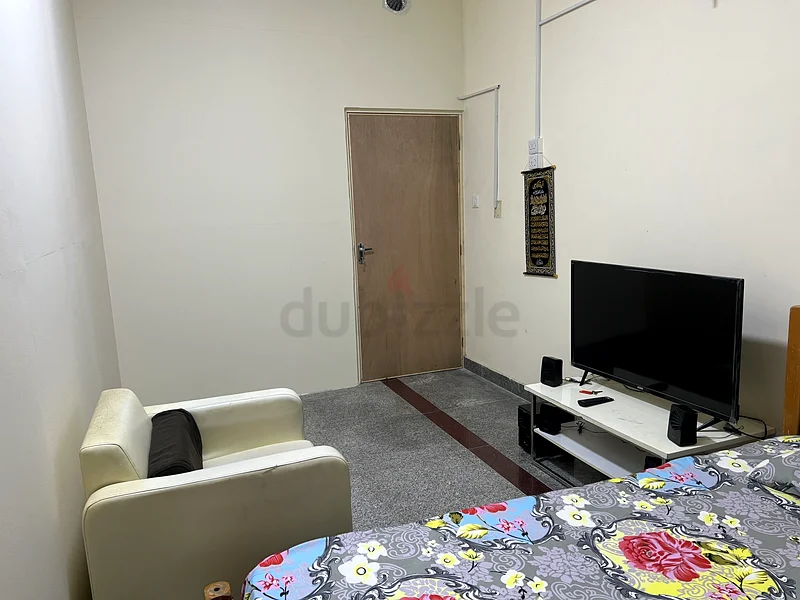 Apartment Spacious Couple Partition fully closed Room with Smart TV