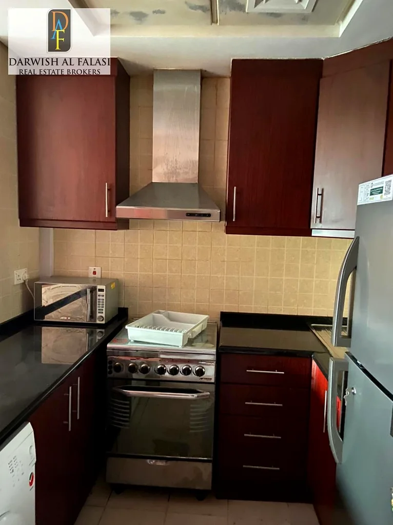 Apartment 8 wardrobs studio in near the garden metro with lots of free