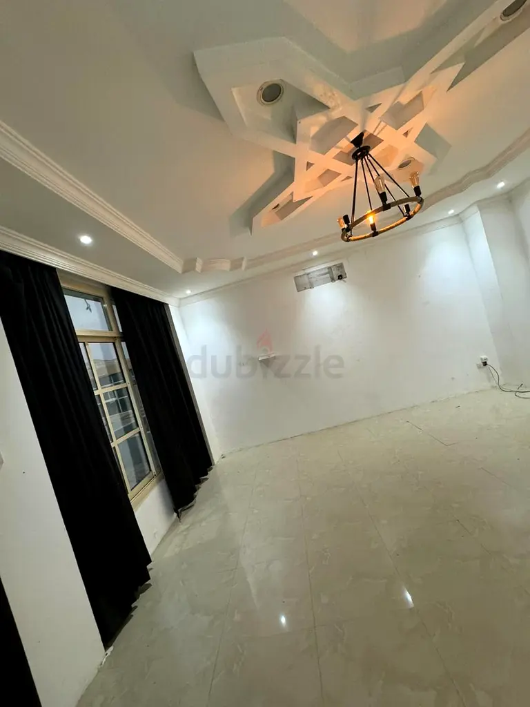 Villa Room available for rent in Rashidiya Dubai