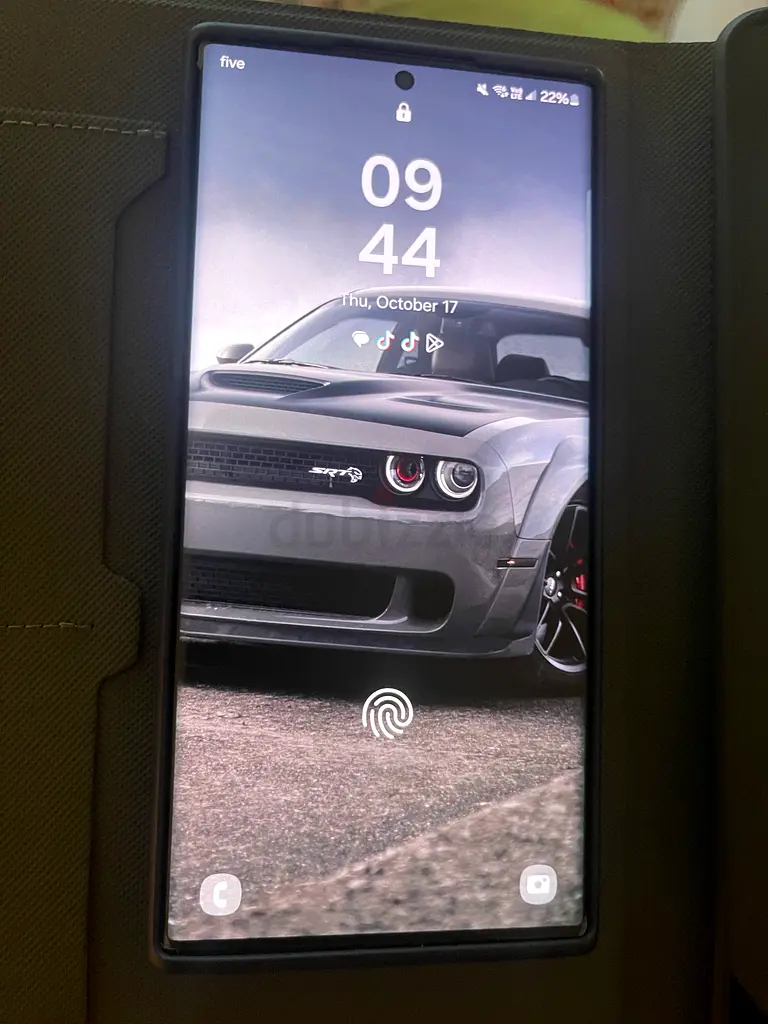 Samsung s22 ultra 256GB with case and protector