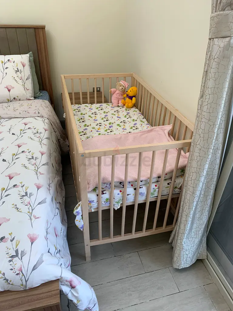 Baby cot with mattress