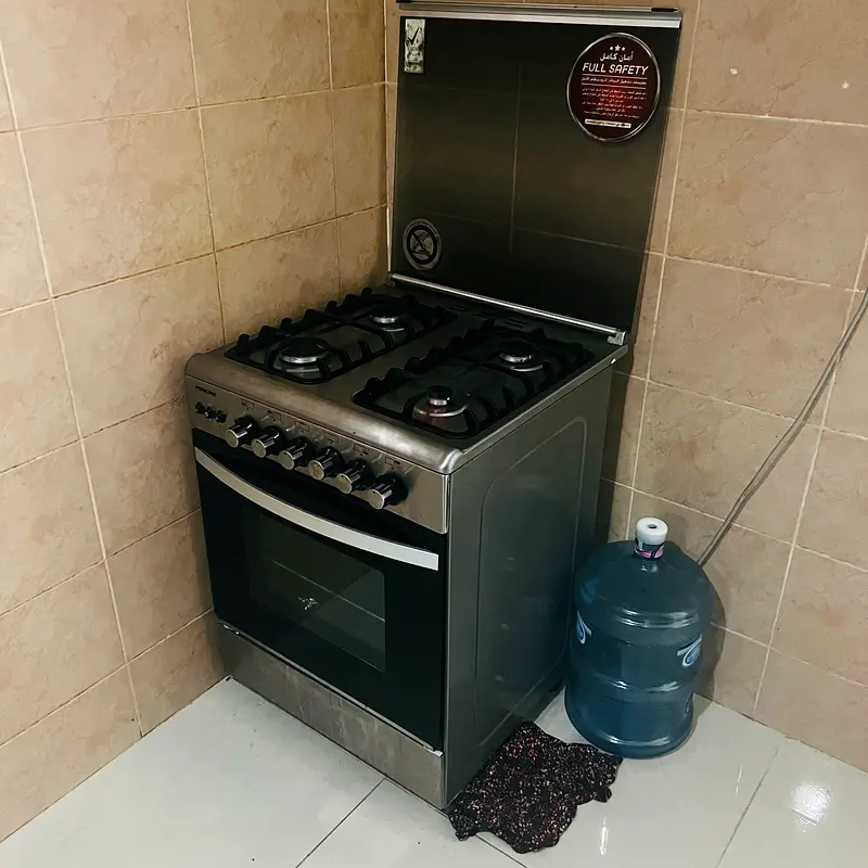 Gas Oven new condition slightly used