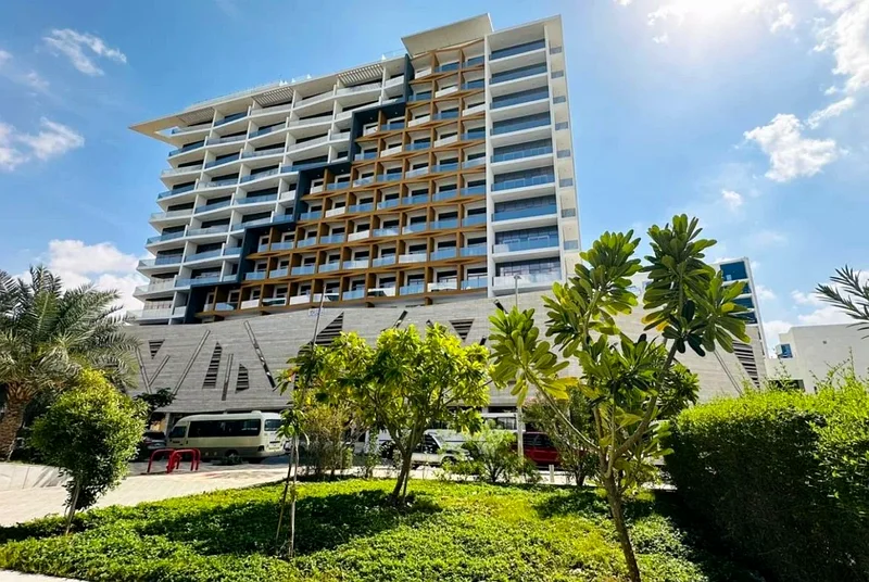 Shop Brand new Shop available for Rent in CURVE BY SENTRO, Arjan