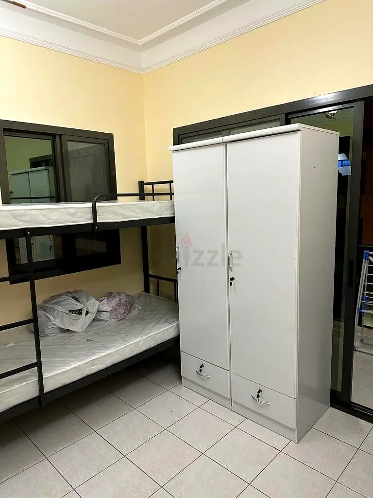 Apartment Girls / female Bed space available Dubai