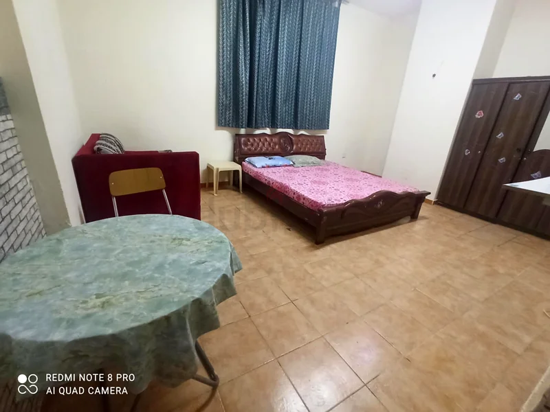 Apartment Master Bed Room for Bachelor at Makkah Pharmcy Bldg