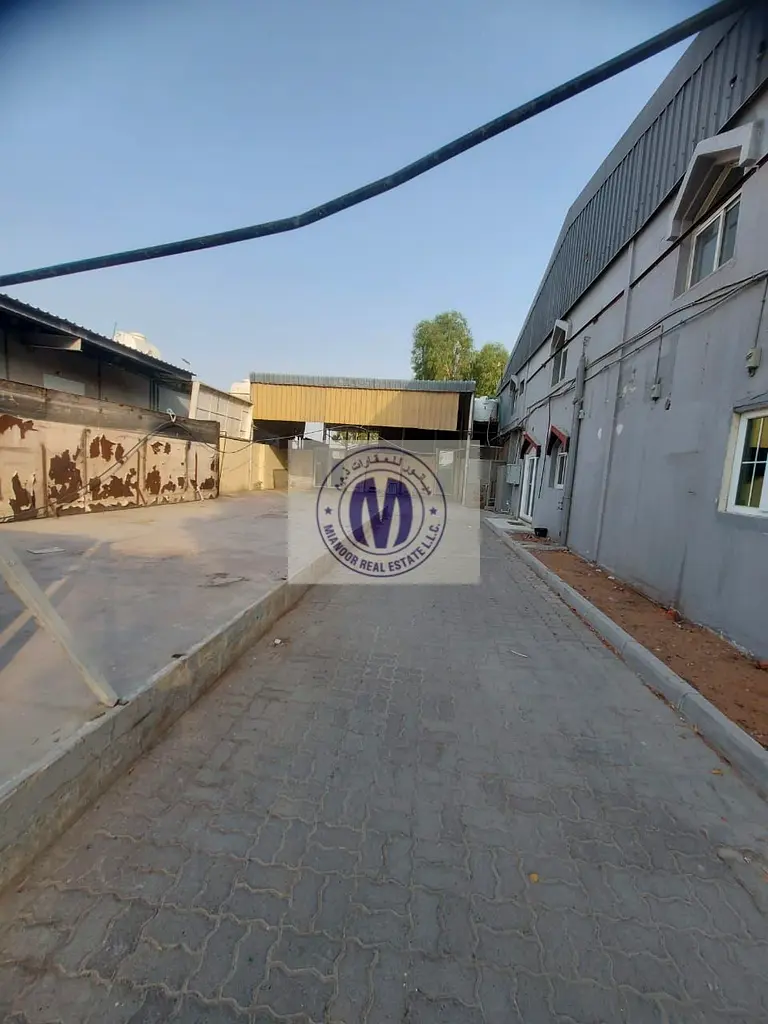 Warehouse 6500 square feet warehouse with 3 phase electricity