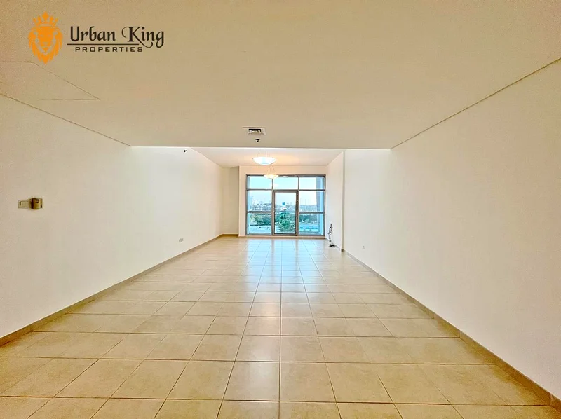 Apartment Spacious Chiller Free Huge Kitchen Balcony + Store room