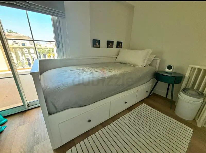 IKEA heamness day bed with IKEA 2 mattress