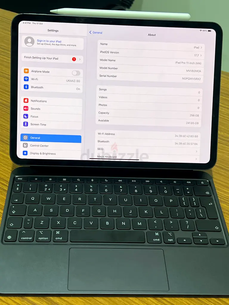 Apple iPad Pro M4 11 inch with keyboard
