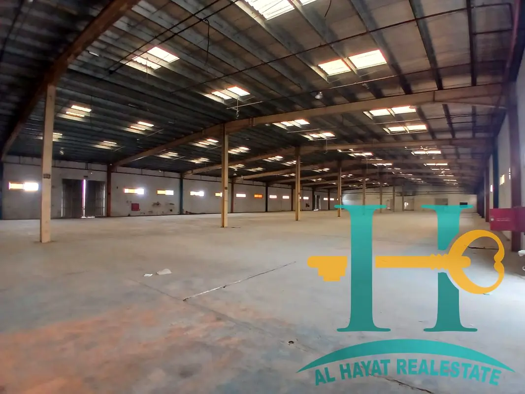 Warehouse A square meter on an area of 33,500 square feet in a prime