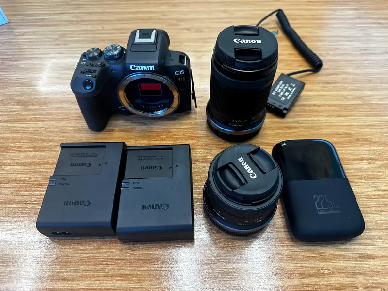 Canon EIS R10 + 1845mm lens + 18150mm lens + 2 original batteries