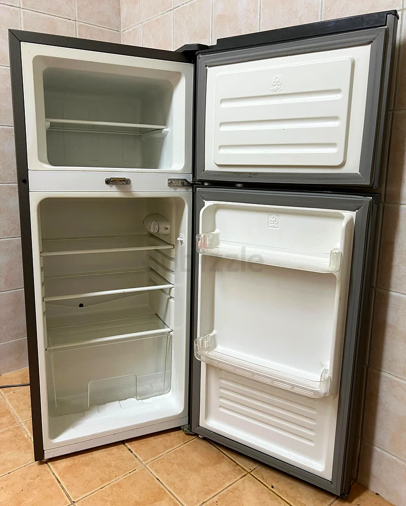 Aftron Refrigerator 180L