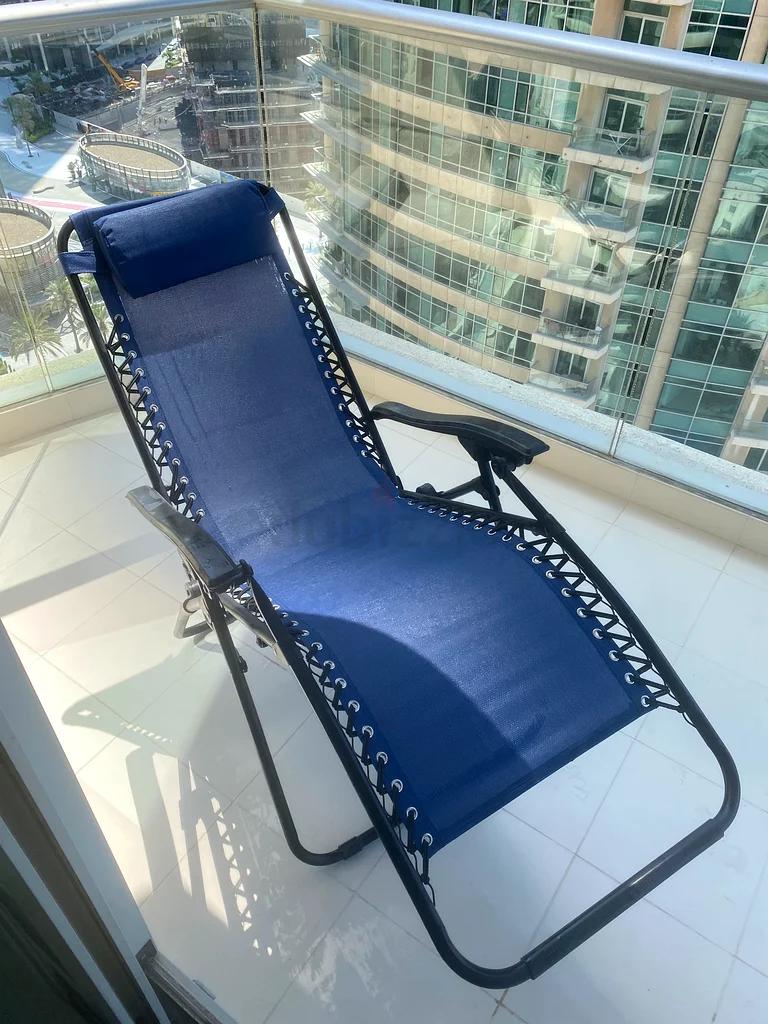 Sun lounger foldable