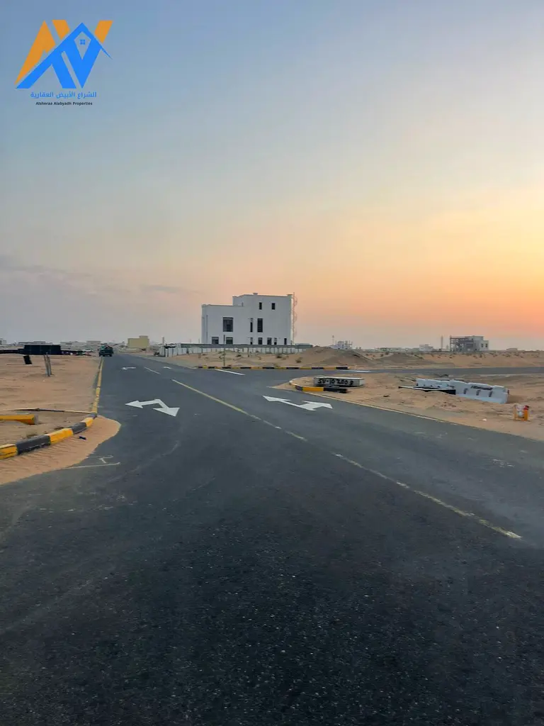 Land Land for sale directly opposite the garden, ground + two floors