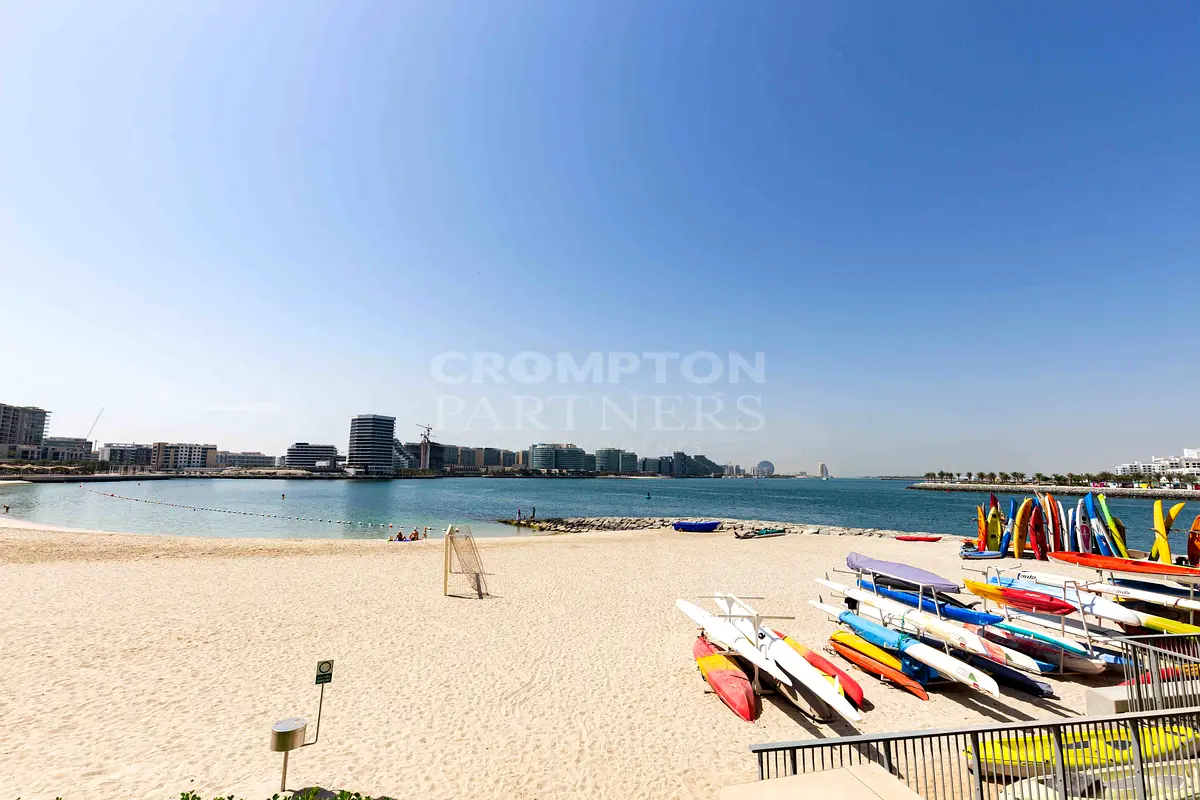 Townhouse Direct Beach Access Lavish Living Vacant Abu