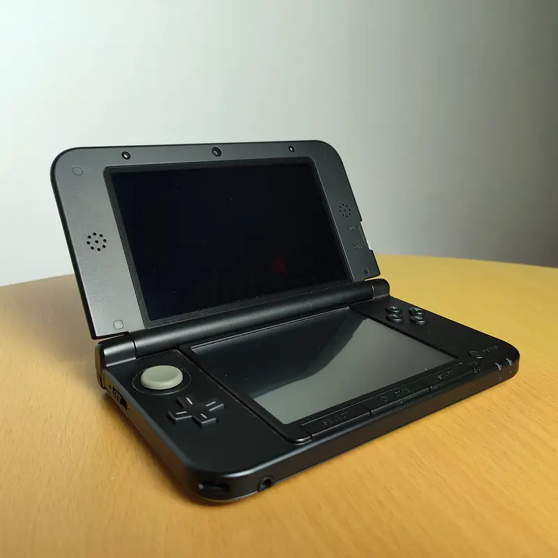 Nintendo 3DS XL with Kingdom Hearts 3D