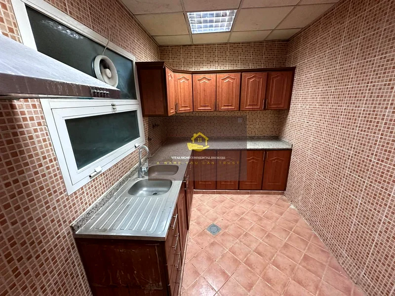 Apartment SPECIOUS 2 BEDROOMS HALL WITH GOOD SIZE KITCHEN PRIVATE