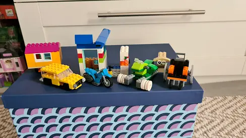 Lego Classics set for Aed 100