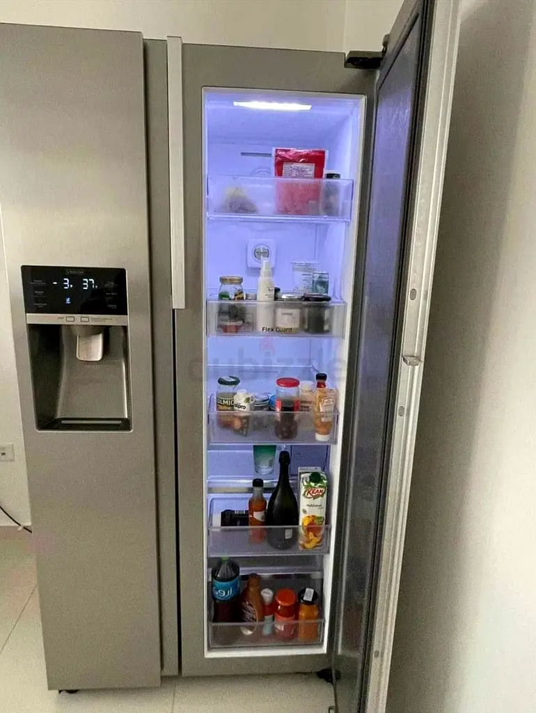 Samsung Side By Side refrigerator freezer water dispenser