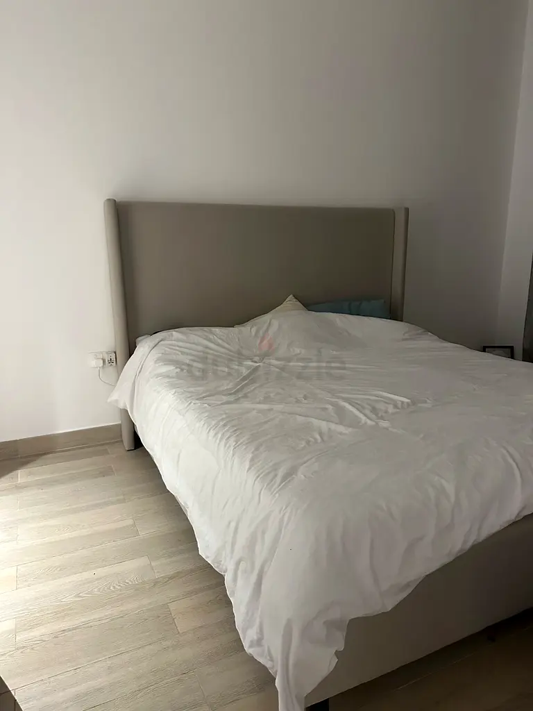 King Size Bed with mattress