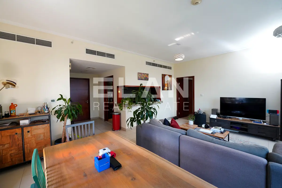 Apartment Hot Deal High Floor Bright and Spacious Dubai