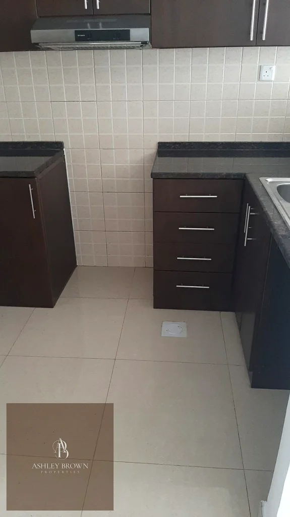 Apartment OPP TO SOUQ EXTRA FAMILY BUILDING SPACIOUS Dubai