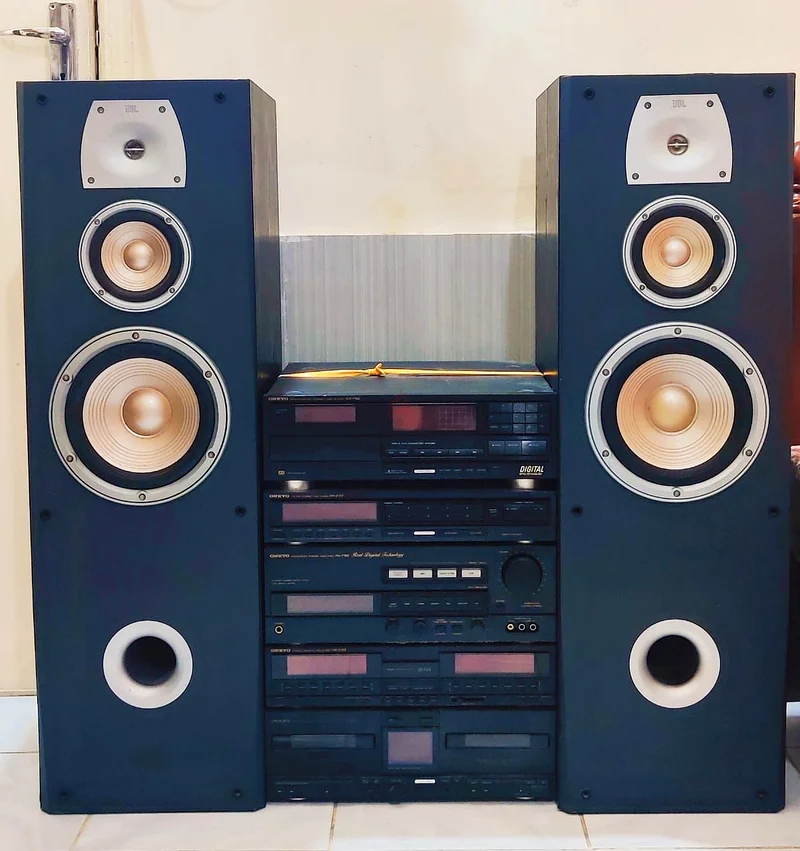 Onkyo HIFI System with JBL Tower Speakers