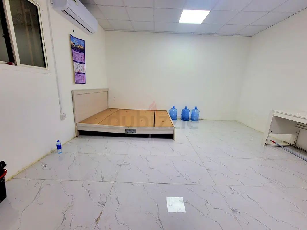 Villa Studio room available In Rashidya Dubai