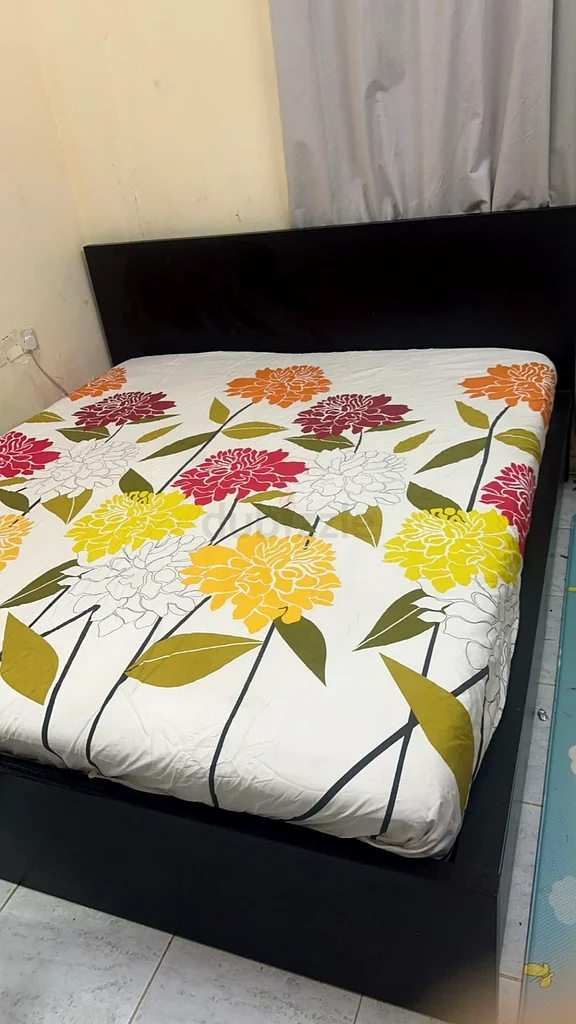 IKEA MALM King Size Bed with 4 Storage Boxes Below