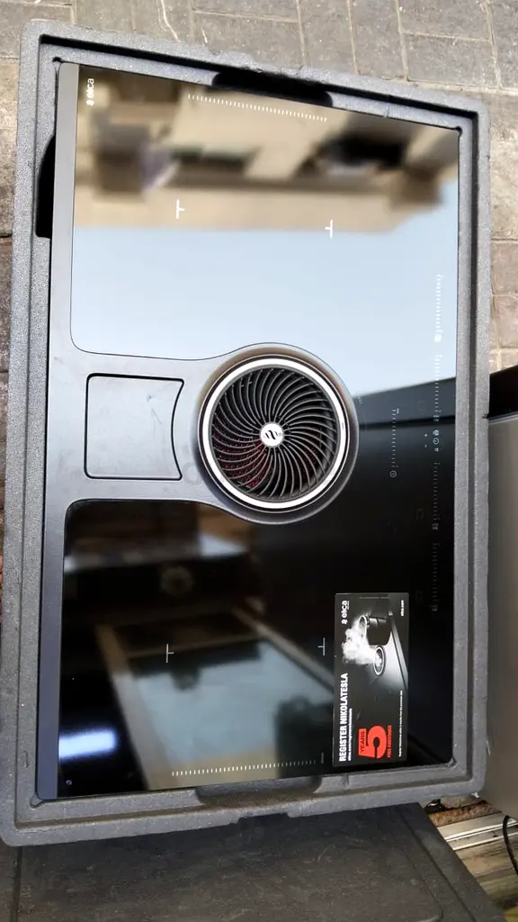 Elica NikolaTesla Switch Extractor and induction hobs builtin