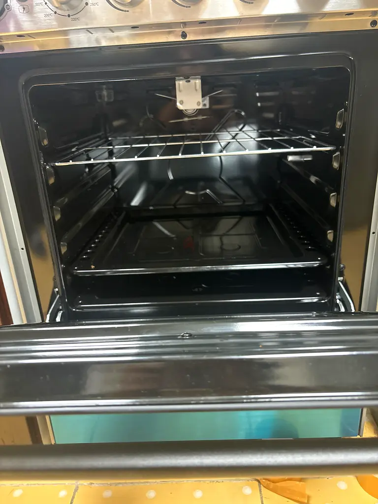 Midea Gas cooker with oven