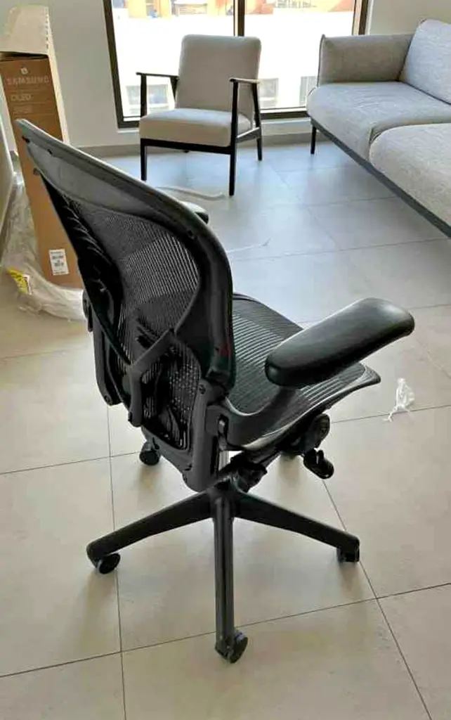 Herman Miller Chair Aeron B and C Size Same Like new condition