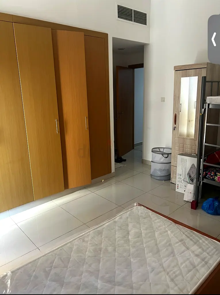 Apartment Men Executive Bed space Oud Metha opp American Hospital