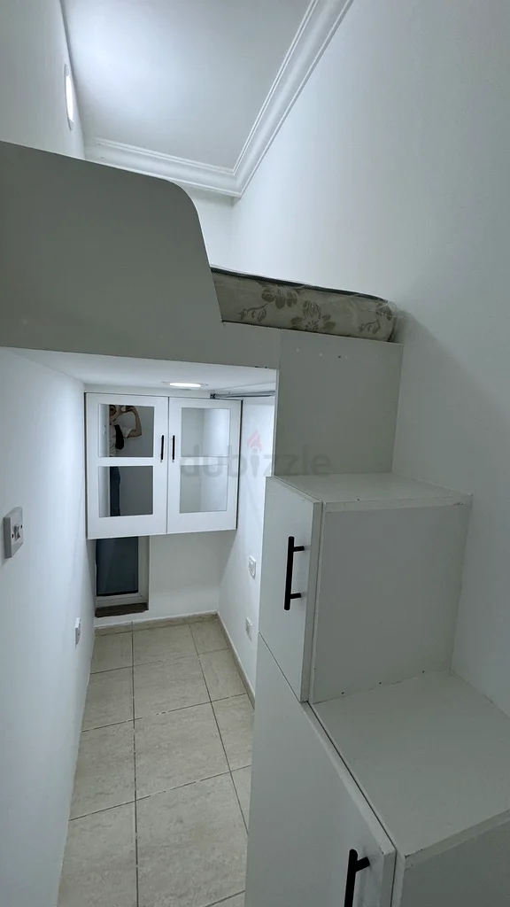 Apartment SOLO LOFT PARTITION FOR SINGLE LADY NEAR MALL OF EMIRATES