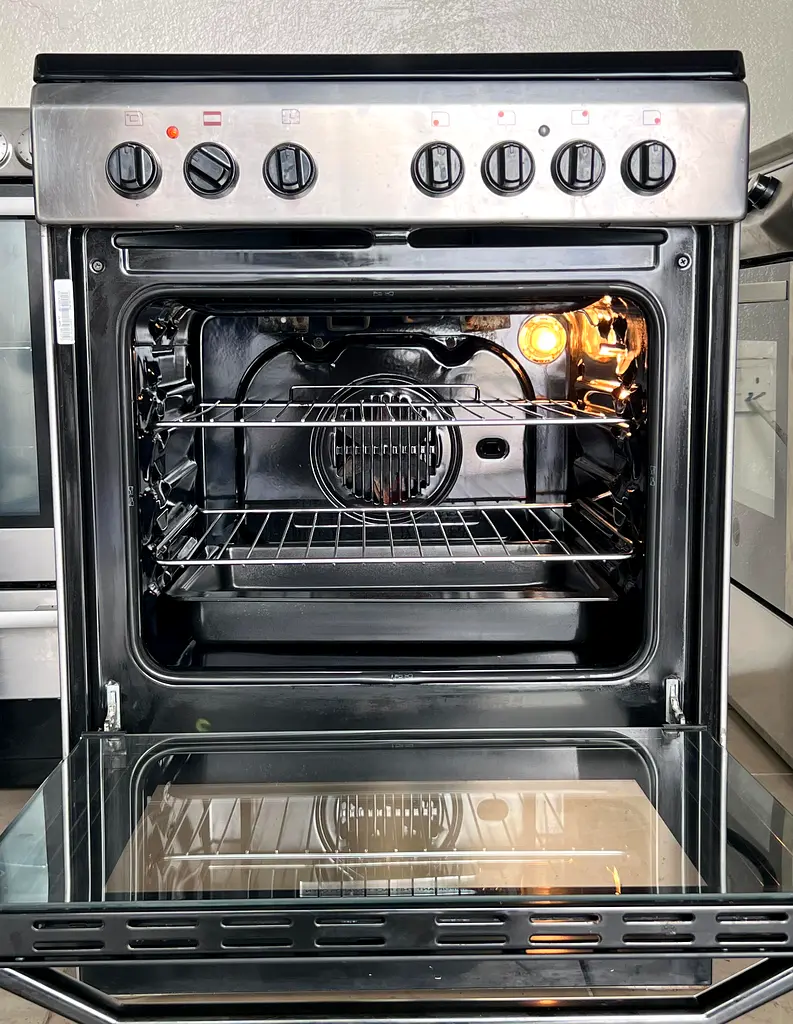Indesit Electric Stove 4 Burners 60cm Excellent Condition