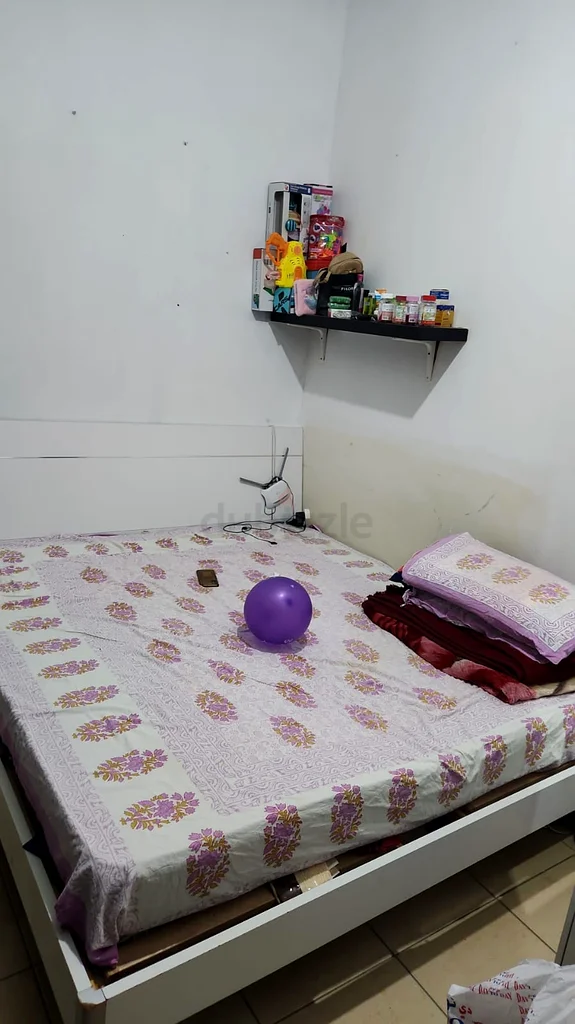 Apartment PARTITION ROOM OPPOSITE METRO WITH LARGE WINDOW Dubai