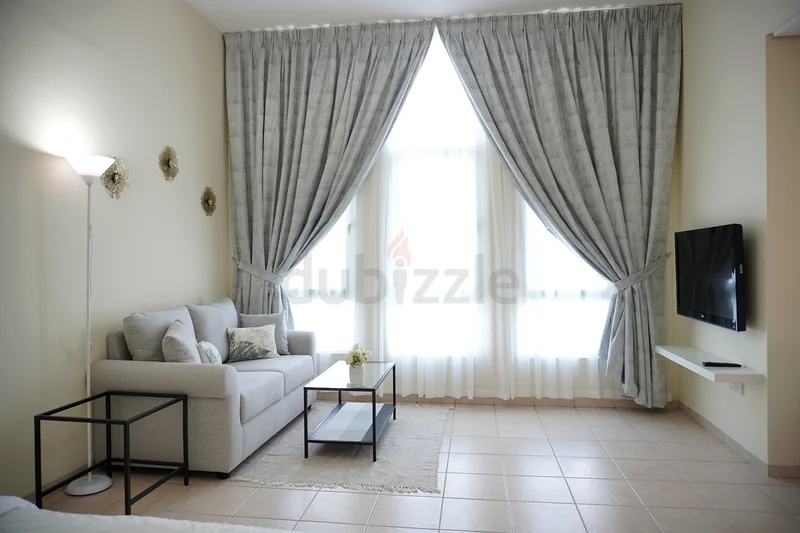 Apartment Amazing L Shape Studio Next to Discovery Gardens metro!NO