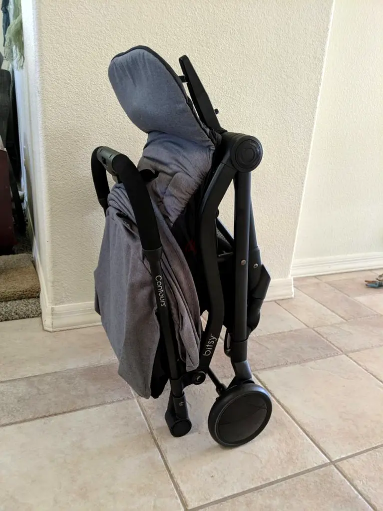Contours Bitsy Compact Fold Stroller with Bitsy Bag