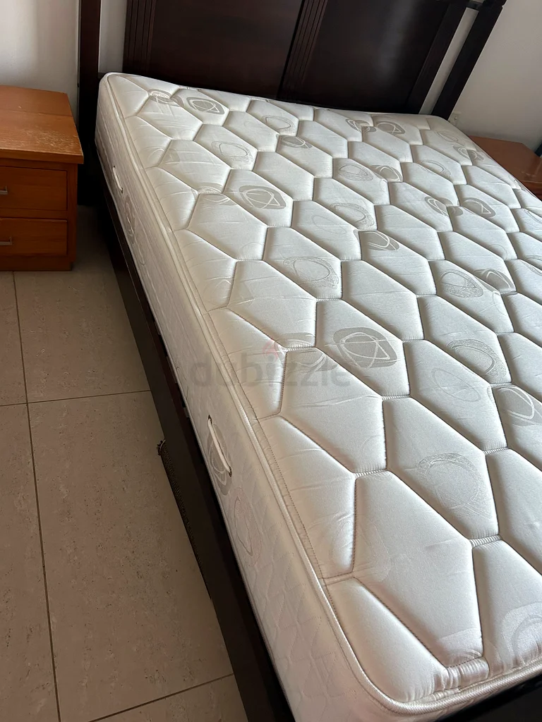 King size Mattress Excellent Quality Excellent Condition