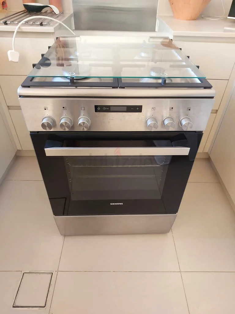 Siemens latest model 4 burner top gass oven electric with fan 60x60 by