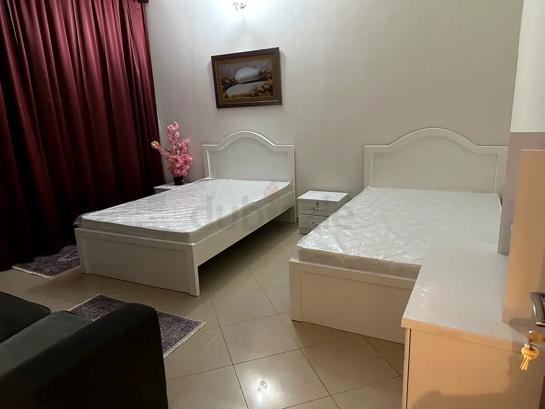 Apartment Big room with balcony in barsha heights Dubai