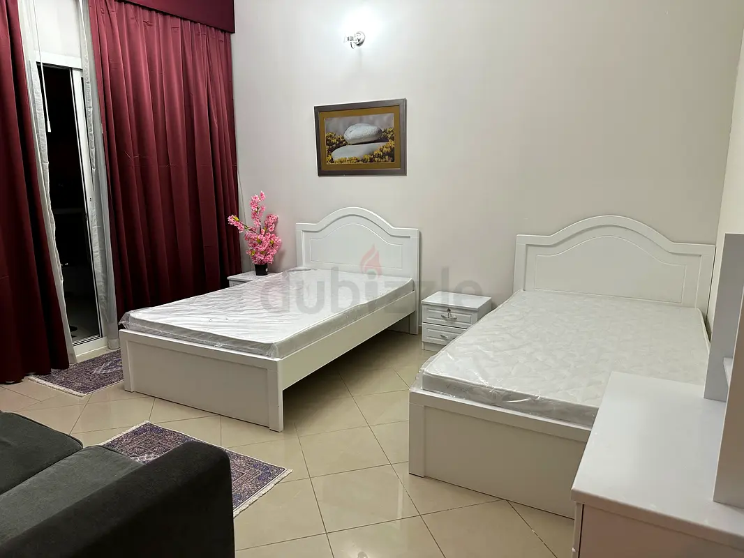 Apartment Big room with balcony in barsha heights Dubai