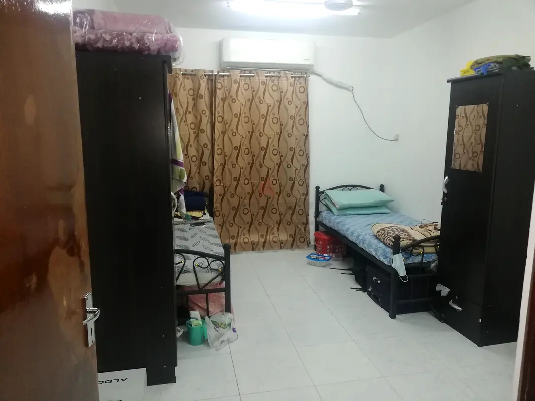 Apartment EXECUTIVE BED SPACE AVAILABLE FOR INDIAN OR PAK MALE NEAR