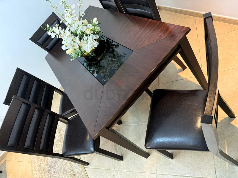 Dining table with six Chairs