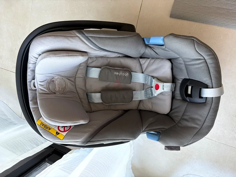 Infant car seat 013 kg