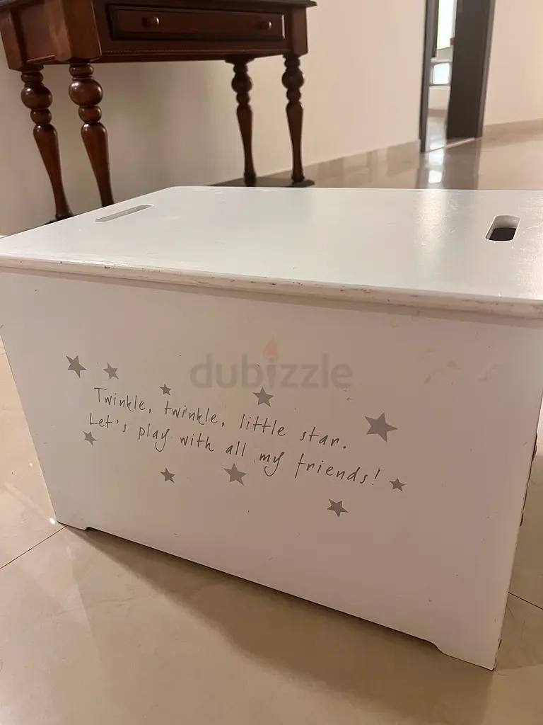 Toy box wood