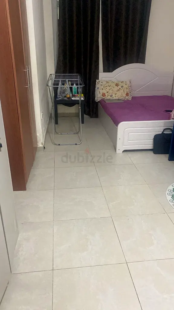 Apartment Executive Bed Space for Girls/Ladies Master Bedroom with