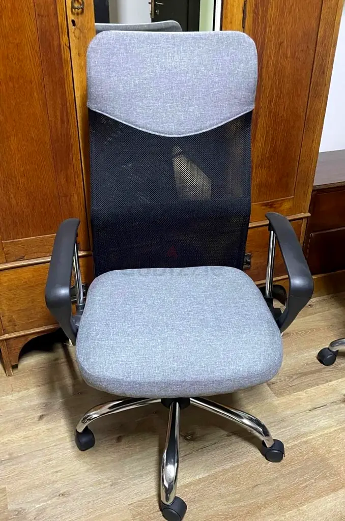 Work desk table and chair